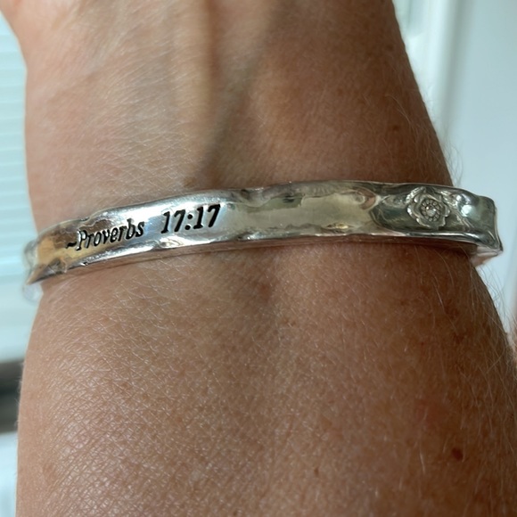 Silver bangle - Picture 2 of 2
